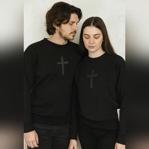Black “Jesus Loves Me” Crewneck Sweatshirt | Unisex Faith Graphic MEDIUM
